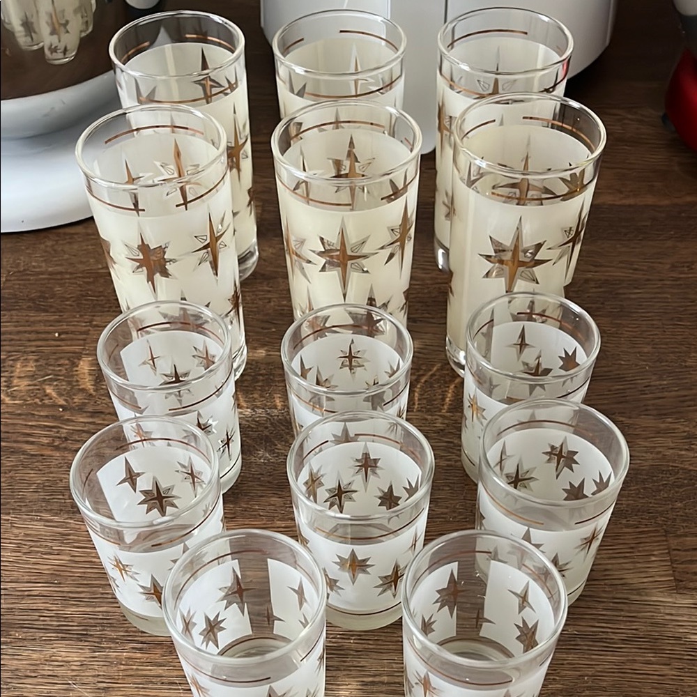 Set of Star Patterned Glasses
